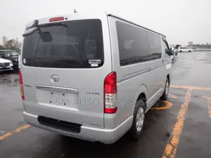 Toyota HiAce 2021 Silver