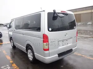 Toyota HiAce 2021 Silver