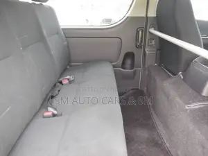Toyota HiAce 2021 Silver