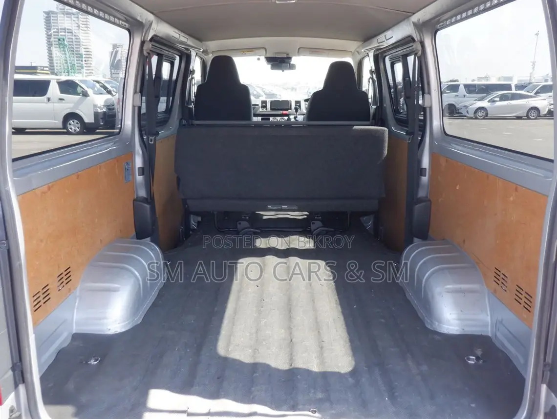 Toyota HiAce 2021 Silver