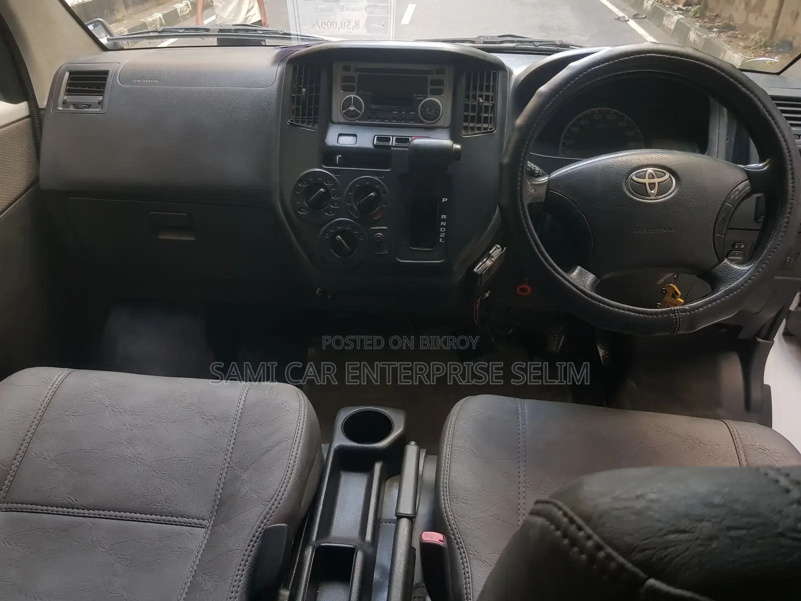 Toyota Noah 2010 White