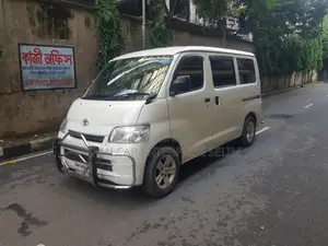 Toyota Noah 2010 White