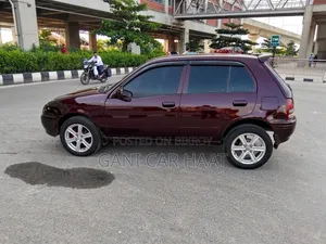 টয়োটা স্টারলেট ১৯৯৭ মেরুন