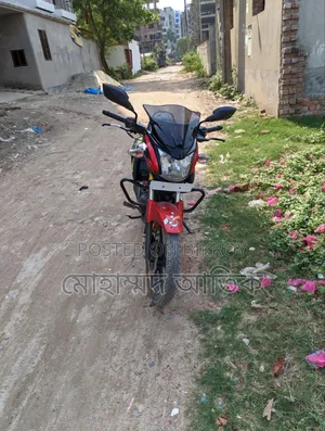 টিভিএস স্ট্রাইকার ১২৫ ২০১৬ লাল