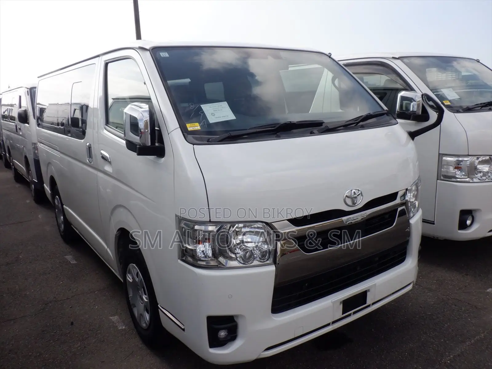 Toyota HiAce 2022 White