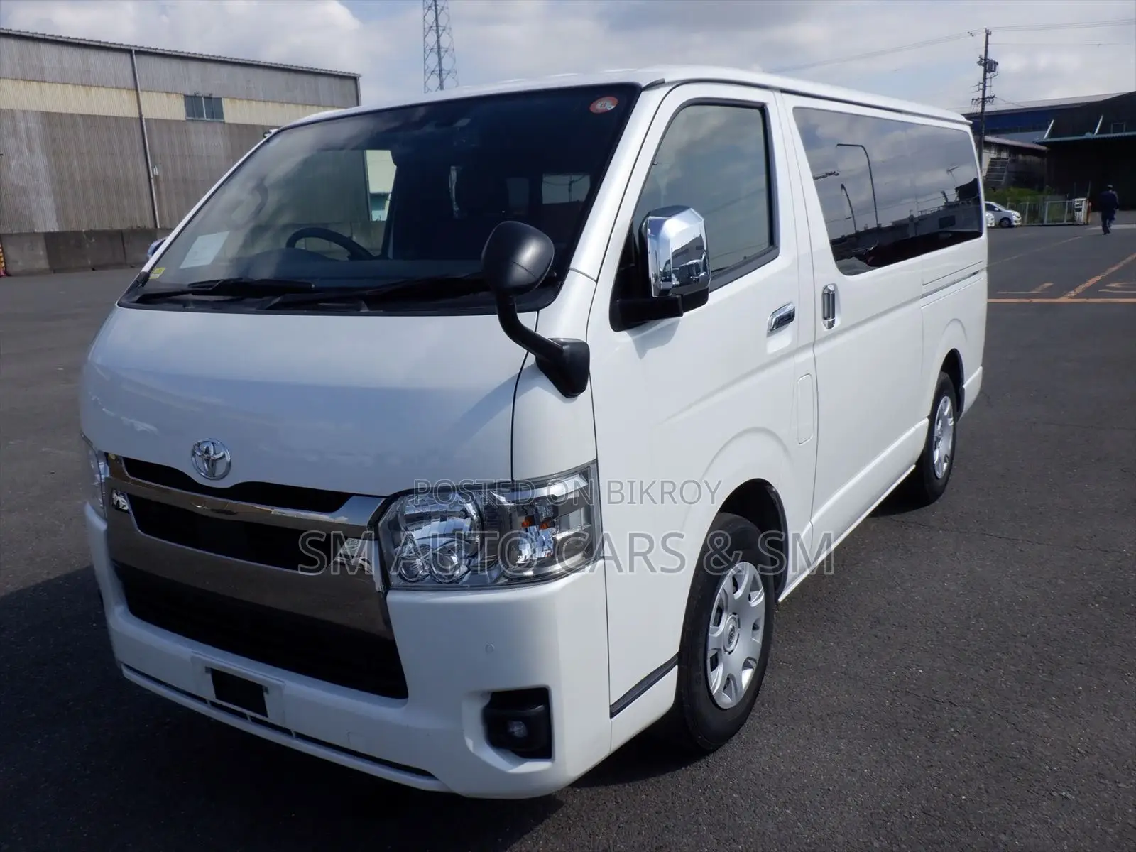 Toyota HiAce 2022 White