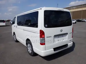 Toyota HiAce 2022 White