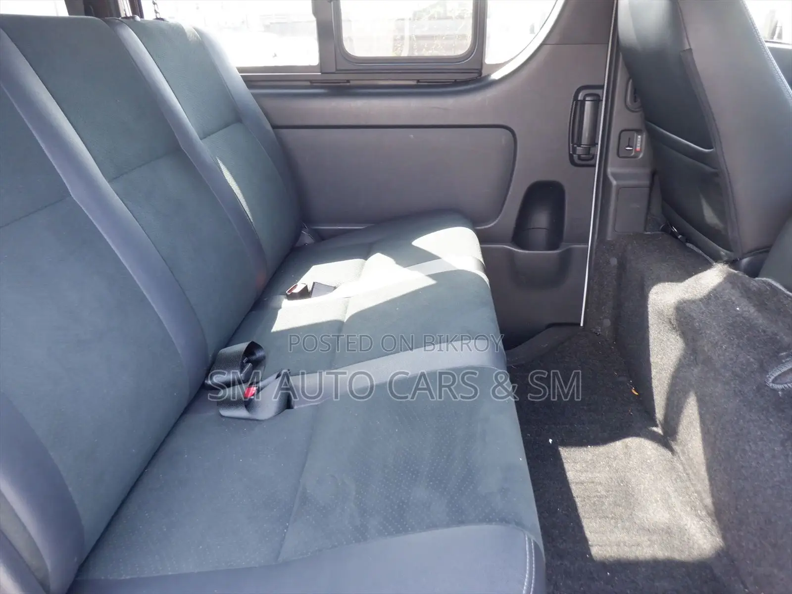 Toyota HiAce 2022 White