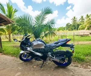 Yamaha R15M 2025 Silver