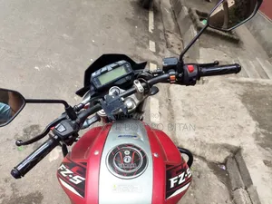 Yamaha FZS V2 2017 লাল