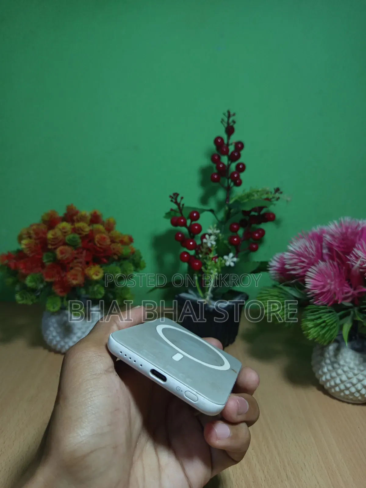 Max Wireless Charging Power Bank
