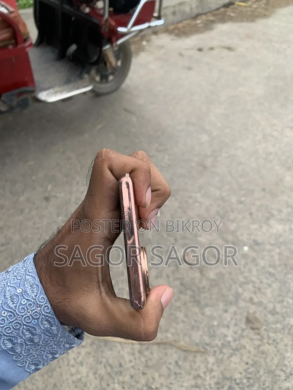 ভিভো ভি৪০ই ২৫৬ জিবি গোল্ড