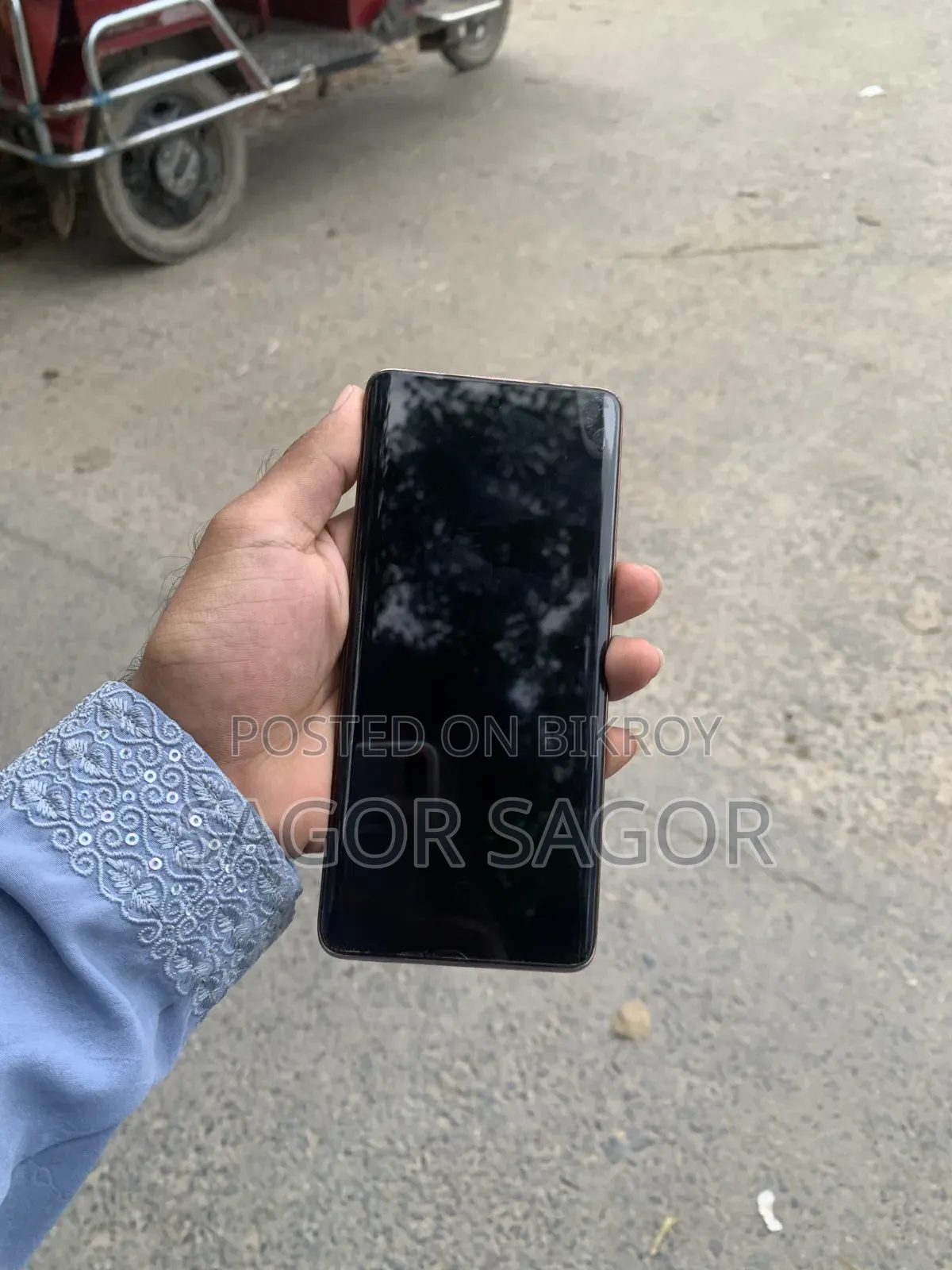 ভিভো ভি৪০ই ২৫৬ জিবি গোল্ড