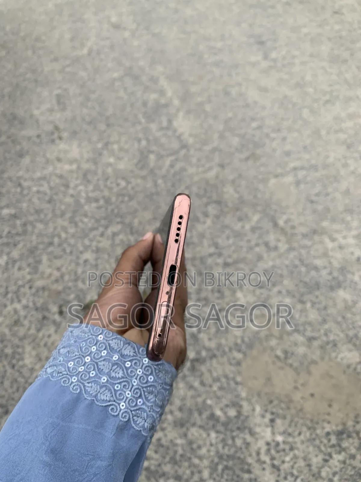 ভিভো ভি৪০ই ২৫৬ জিবি গোল্ড