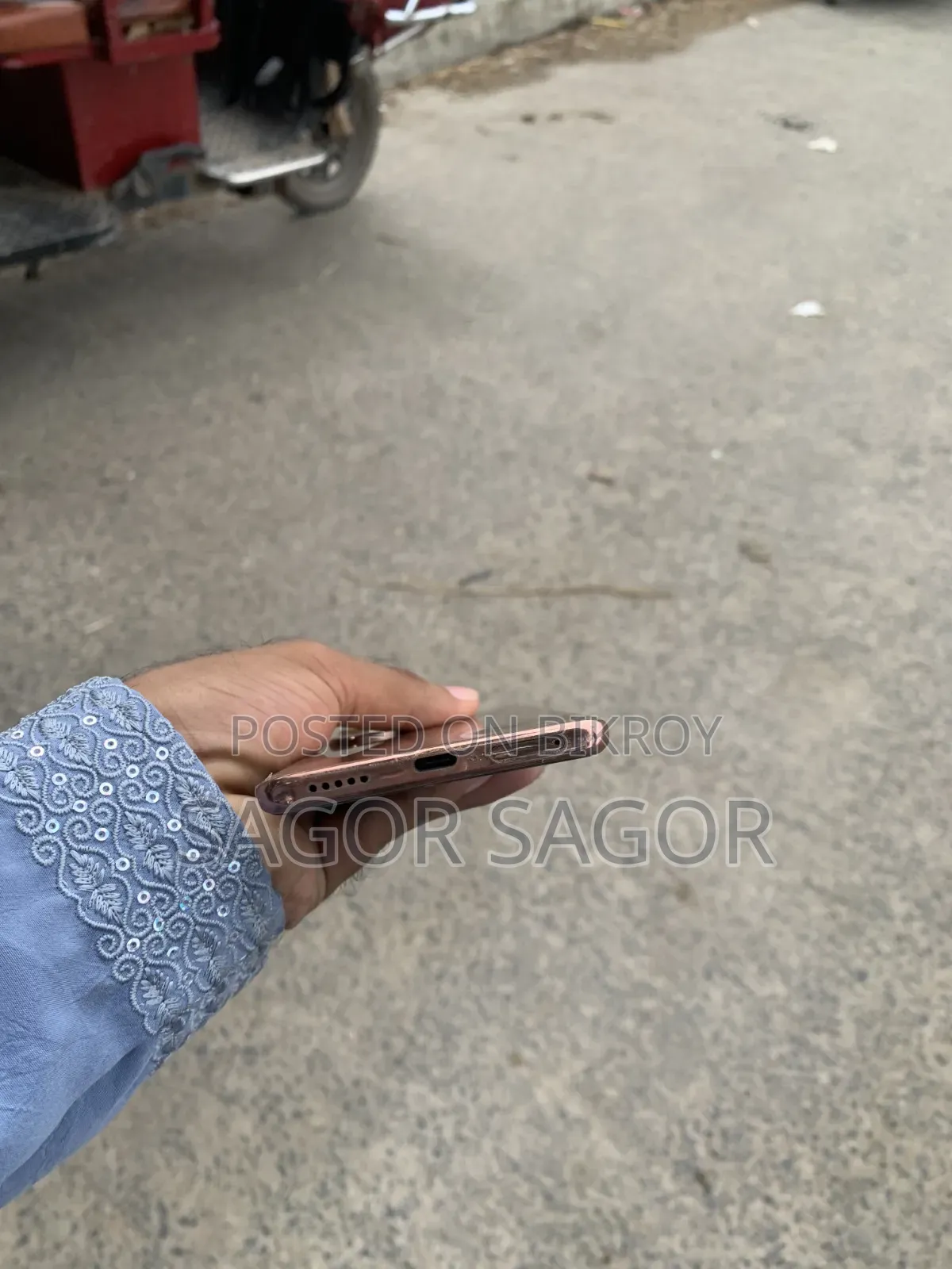 ভিভো ভি৪০ই ২৫৬ জিবি গোল্ড
