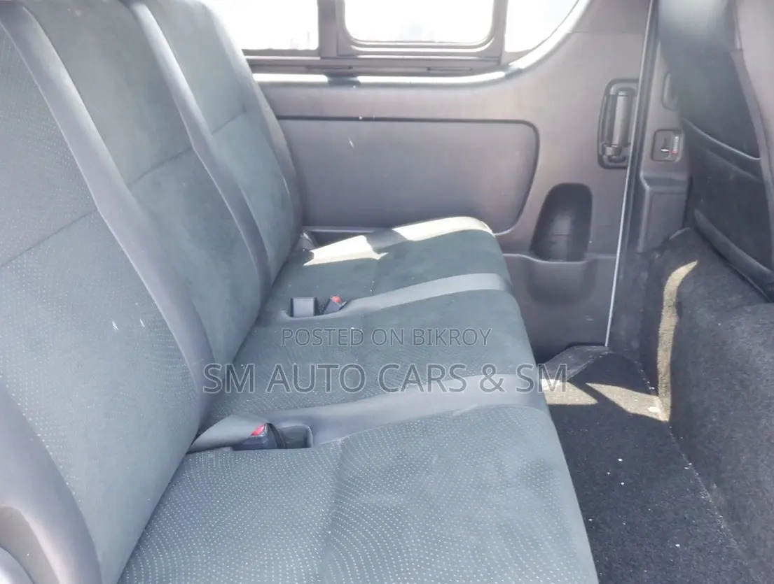 Toyota HiAce 2021 White