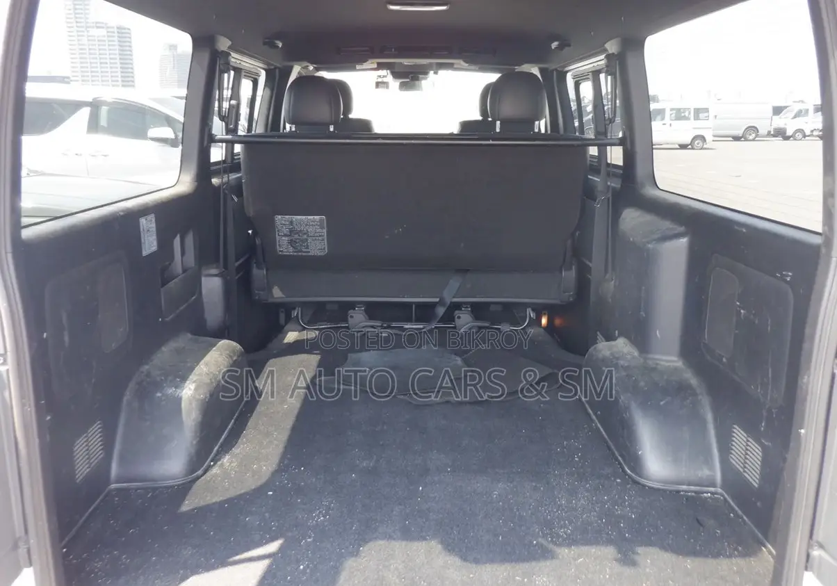 Toyota HiAce 2021 White
