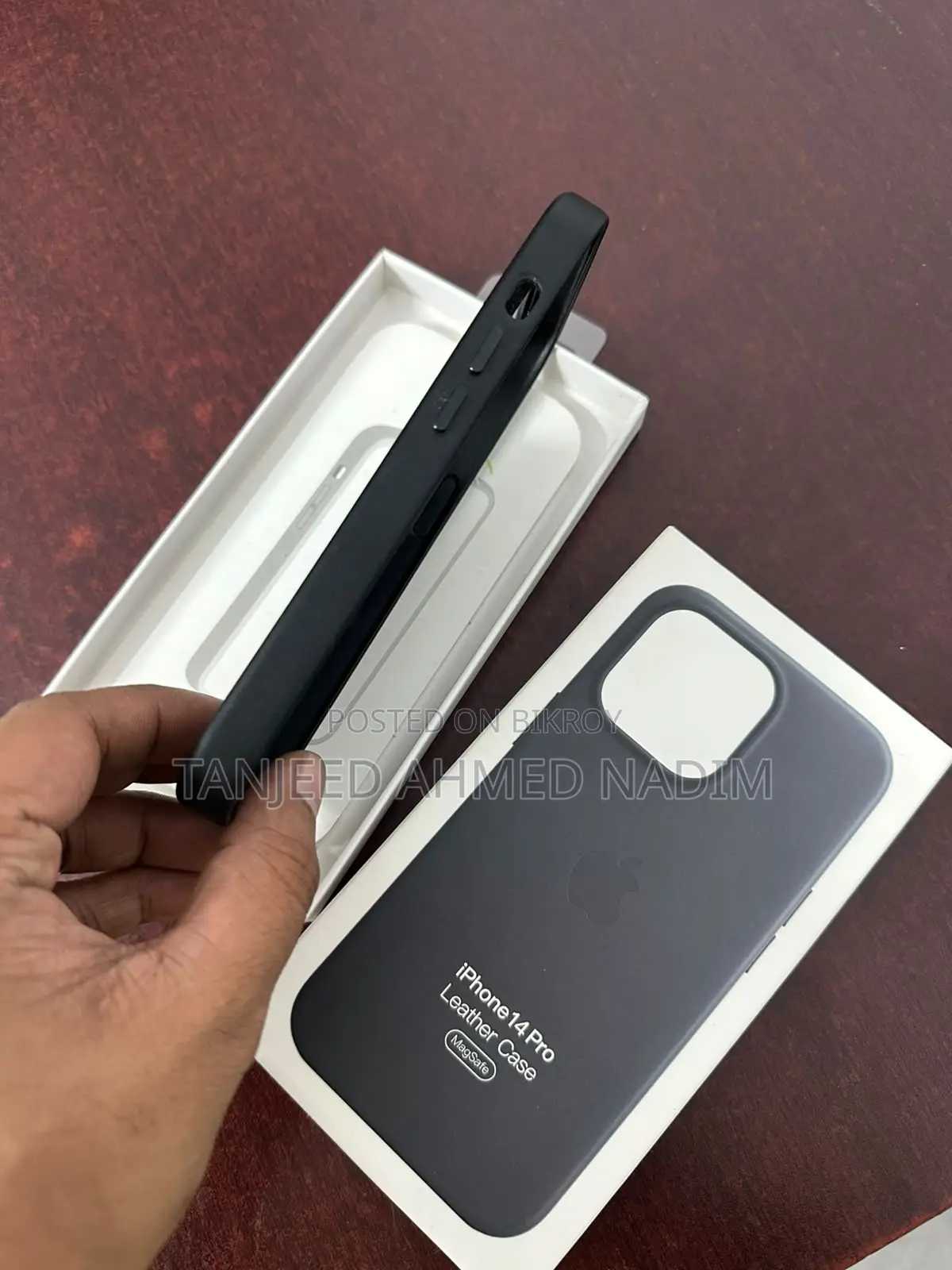 Apple Leather Case MagSafe for iPhone 14 Pro