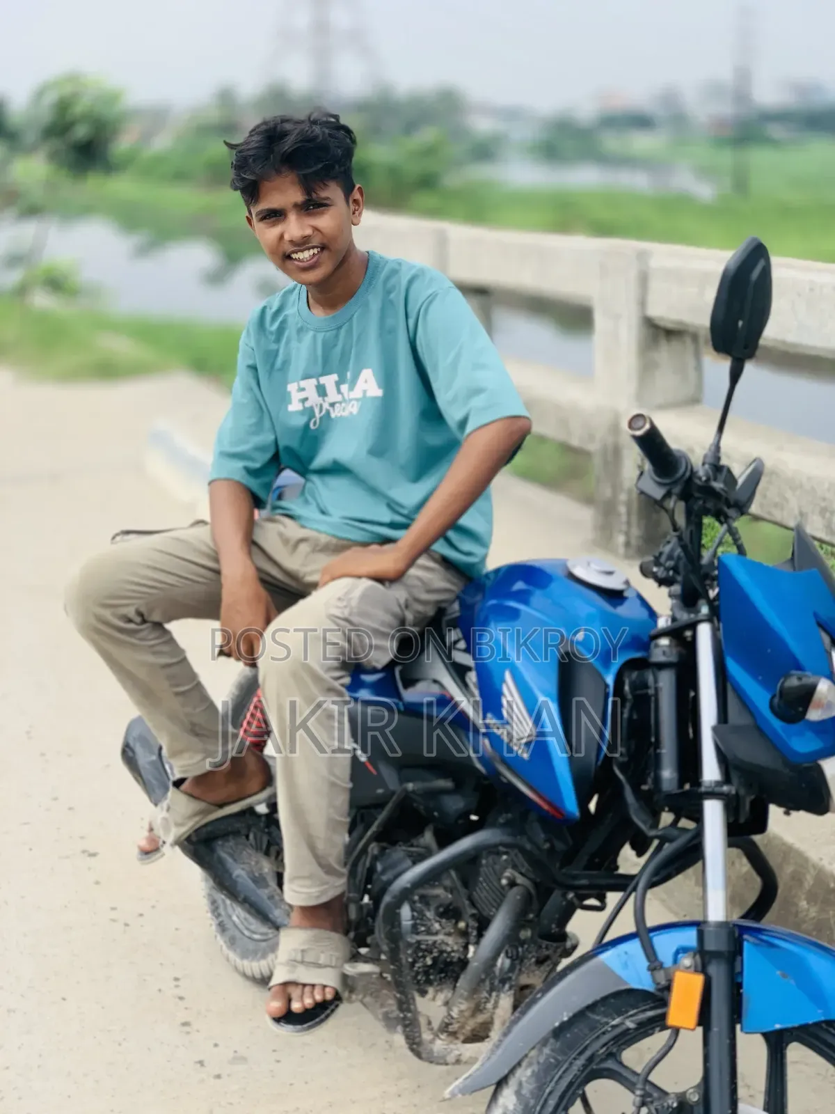 হোন্ডা লিভো ২০১৮ নীল