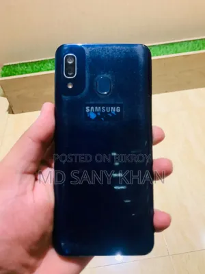 Samsung Galaxy A20 32 GB Black