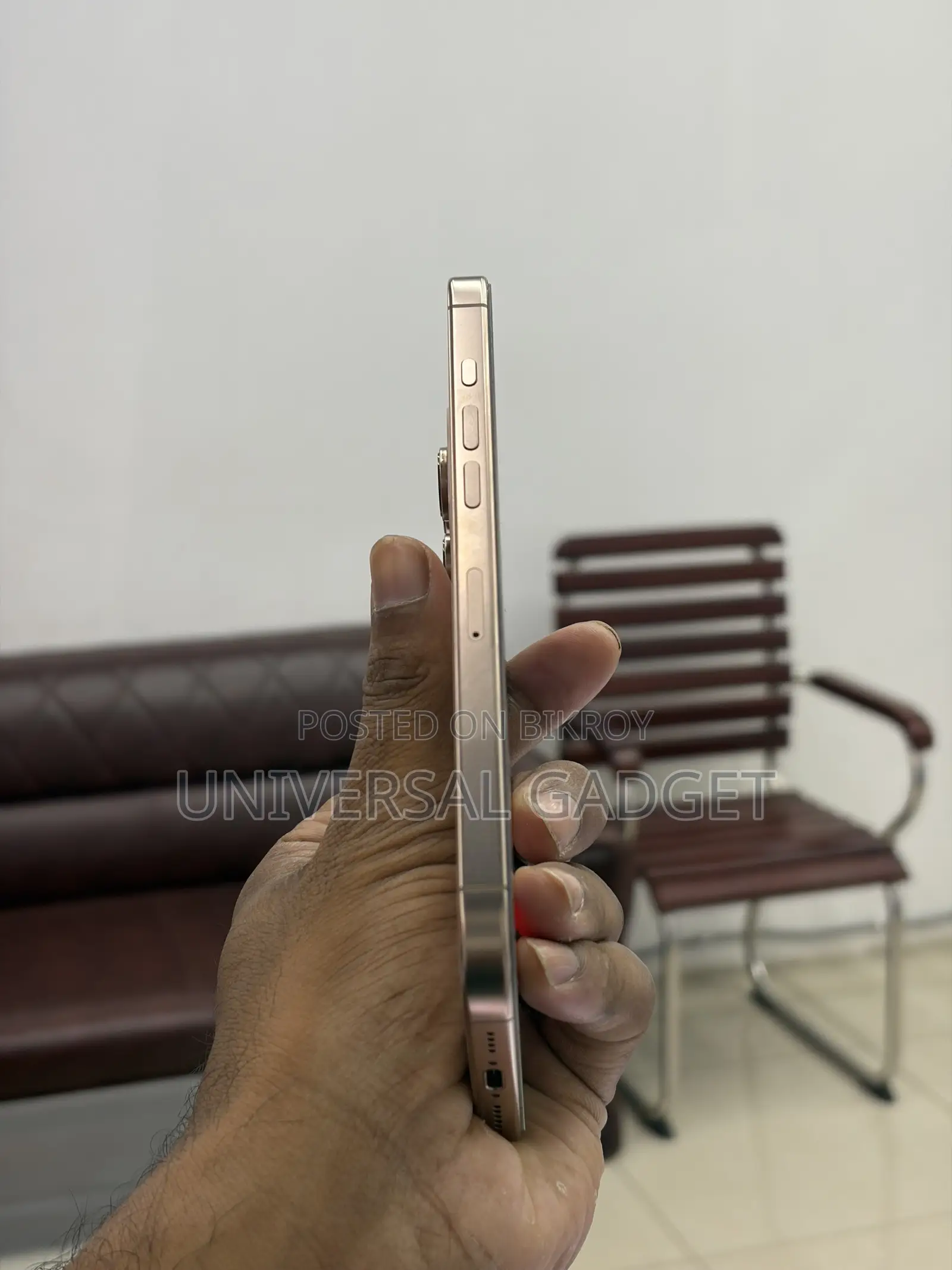 অ্যাপল আইফোন ১৬ প্রো ম্যাক্স ২৫৬ জিবি গোল্ড