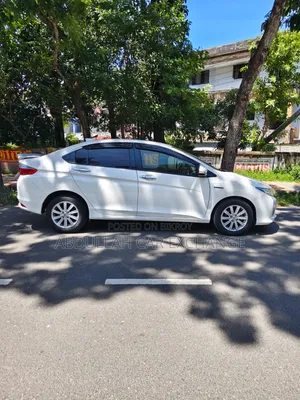 Honda Grace 2015 Pearl