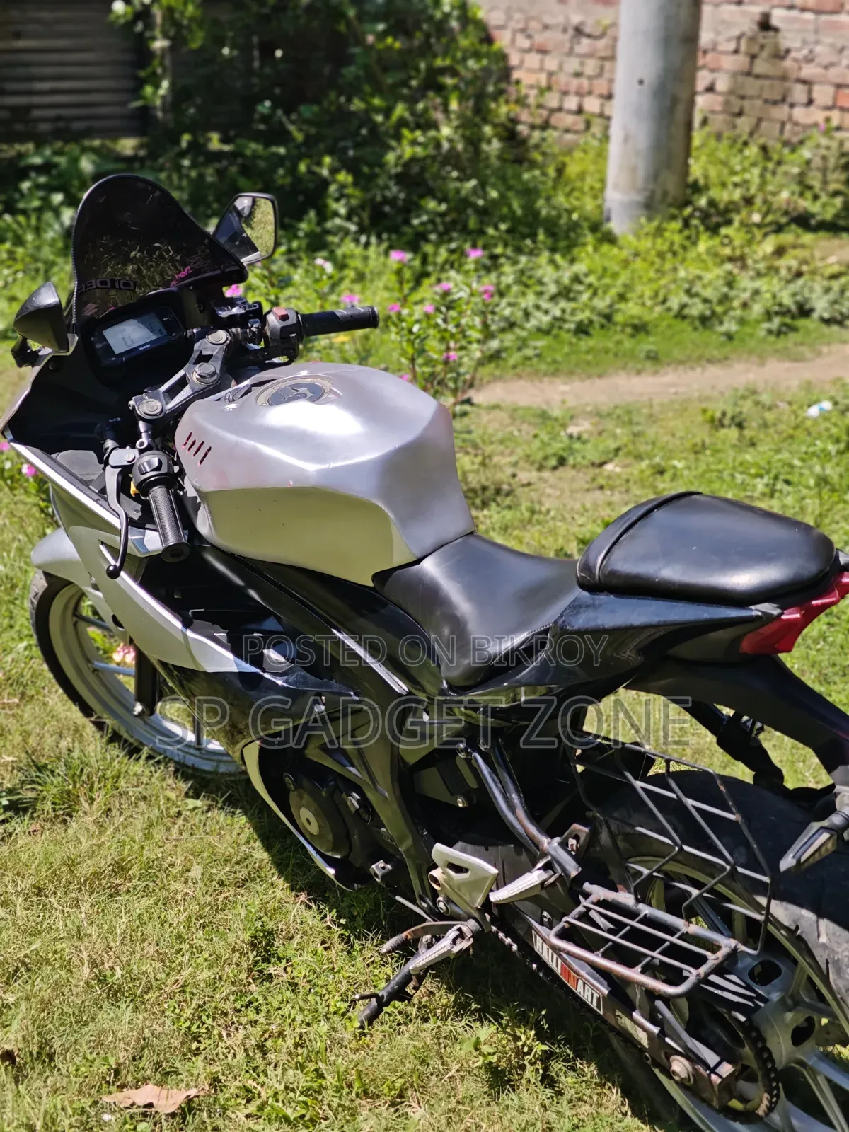 Suzuki GS 2018 Black