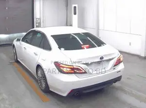 টয়োটা ক্রাউন ২০২১ পার্ল