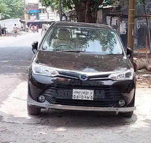 Toyota Axio 1.5 Hybrid Two-Wheel Drive 2016