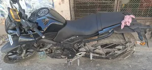 ইয়ামাহা এমটি-১৫ ২০২৩ কালো