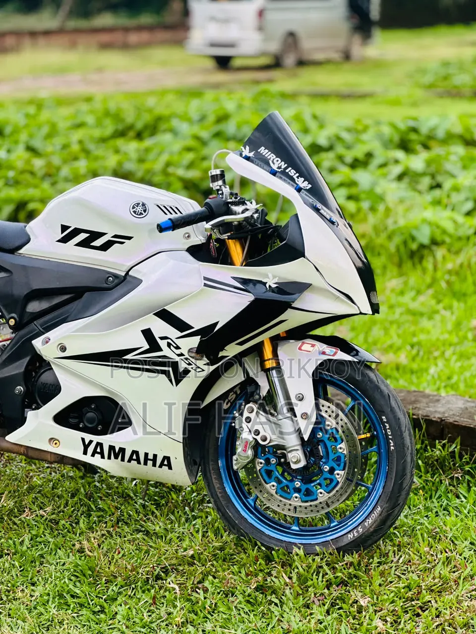 Yamaha R15M 2023 White