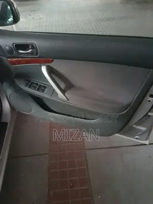 টয়োটা অ্যালিওন ২০০৫ সিলভার