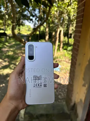 নতুন ইনফিনিক্স হট ৭০ ১২৮ জিবি সাদা