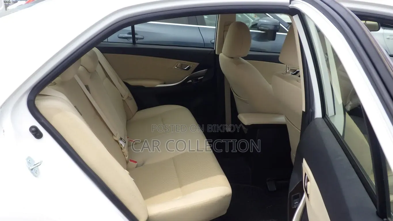 Toyota Premio 1.5 FWD 2021 Pearl