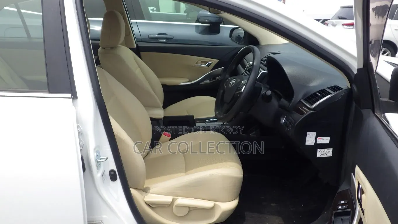 Toyota Premio 1.5 FWD 2021 Pearl