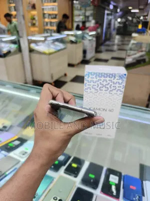 Tecno Camon 40 256 GB Silver