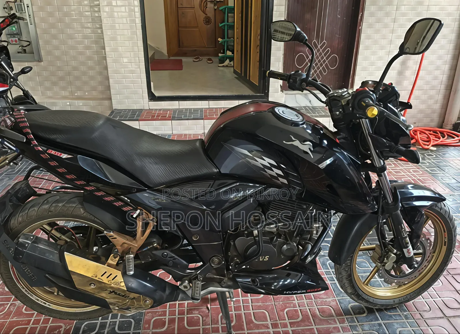 টিভিএস অ্যাপাচি ১৬০ ৪ভি ২০১৯ ব্ল্যাক