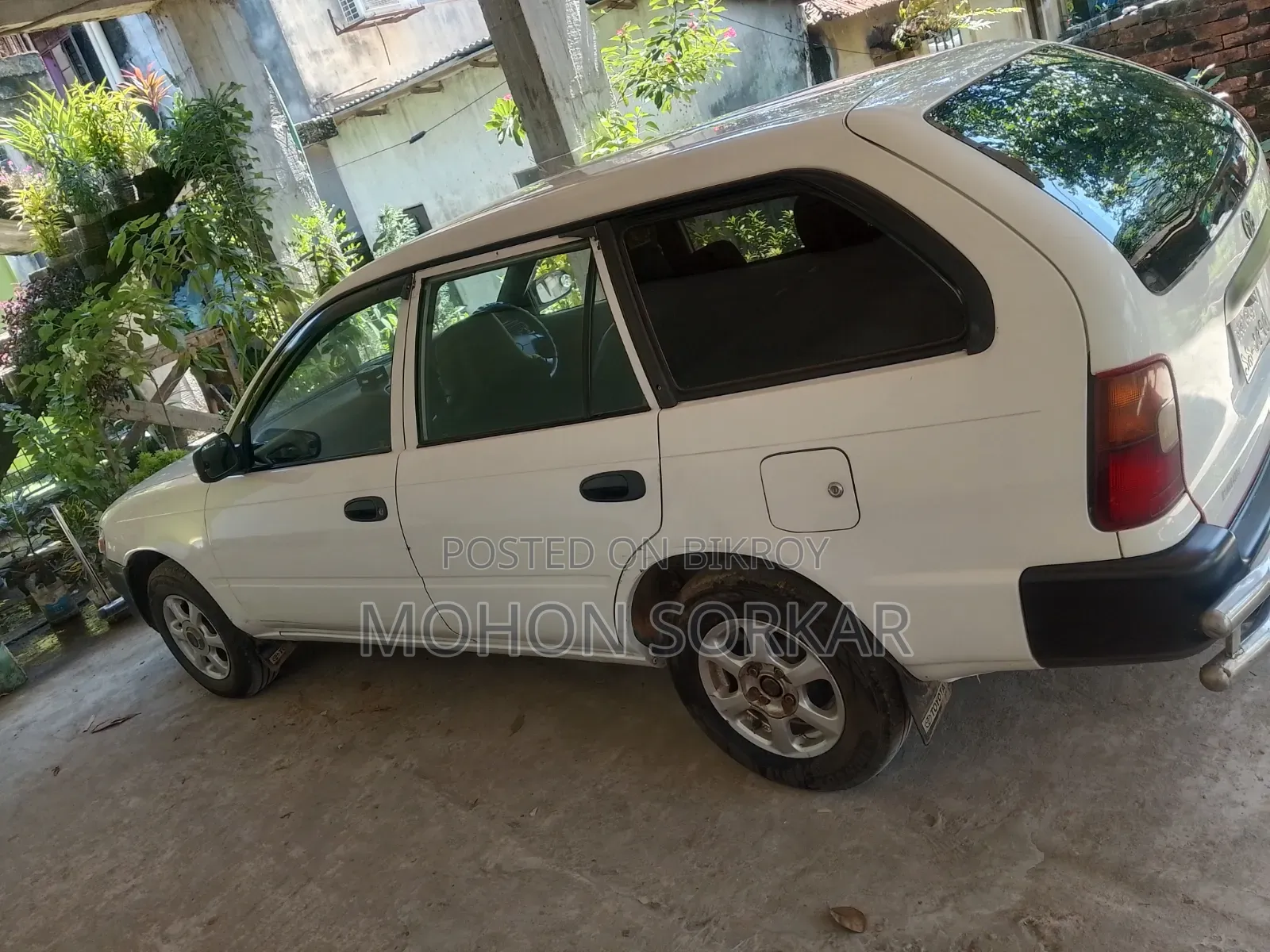 Toyota Corolla 2002 White