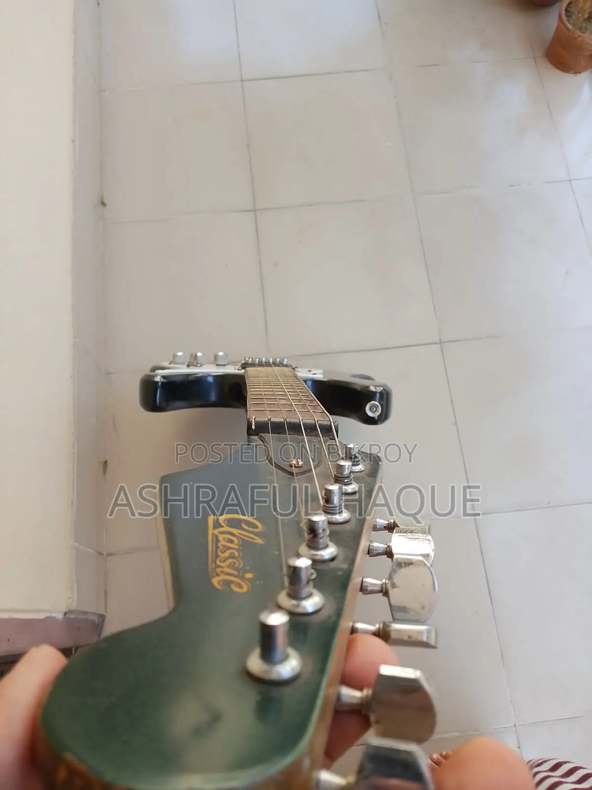 Electric Guitar With Multi Effect Processor