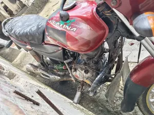 Bajaj Platina 100 2017 Red