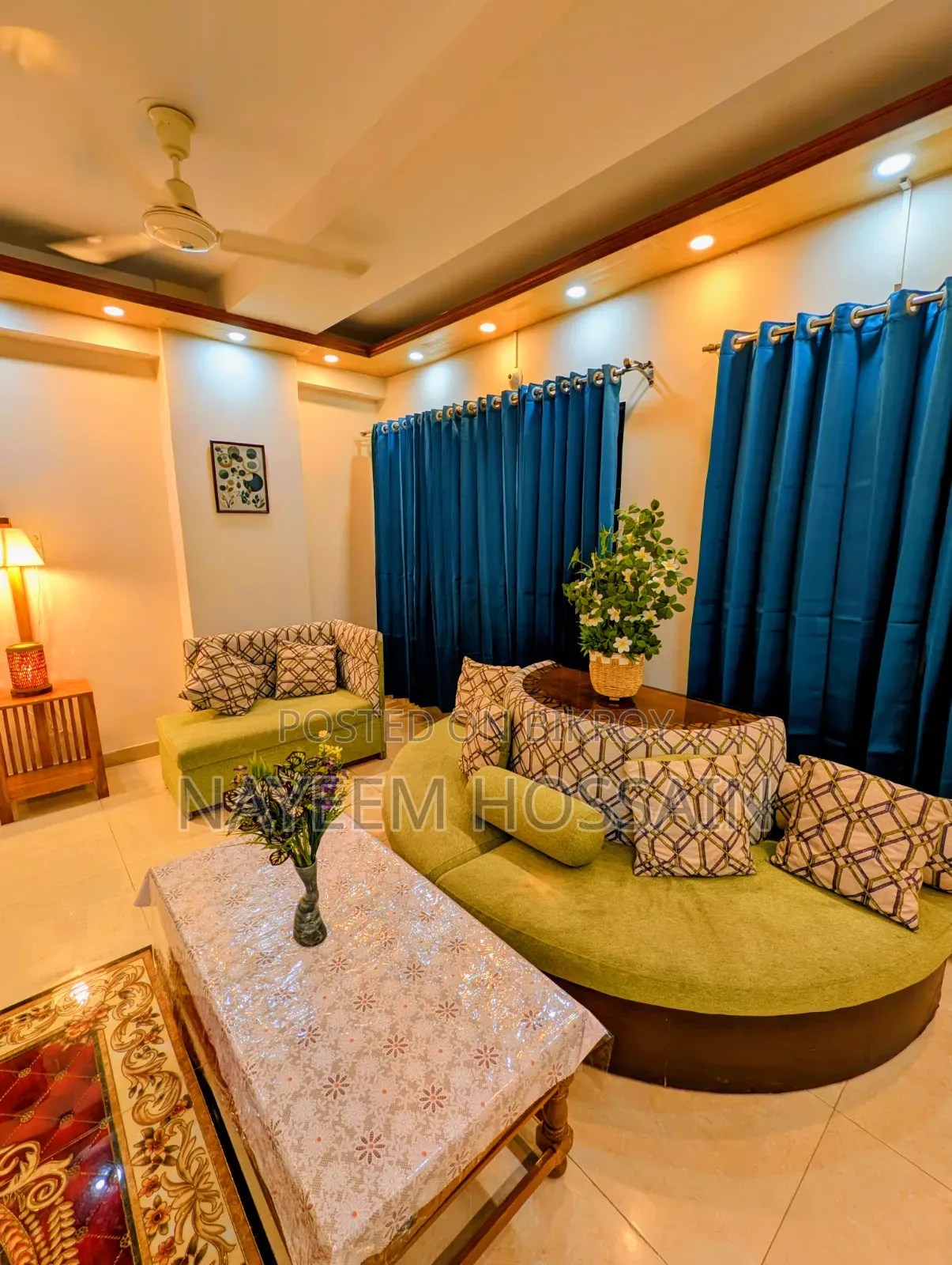 ধানমন্ডি (জিগাতলা)-তে ভাড়ার জন্য বিলাসবহুল ৪ বেডরুমের অ্যাপার্টমেন্ট!
একটি প্রাণবন্ত লোকেশনে একটি মার্জিত এবং আরামদায়ক বাসা খুঁজছেন? ধানমন্ডি (জিগাতলা)-র এই আধুনিক, সম্পূর্ণ ইন্টেরিয়র ডিজাইন করা ৪ বেডরুমের অ্যাপার্টমেন্টটি এখন ভাড়ার জন্য উপলব্ধ!
প্রধান আকর্ষণ এবং সুবিধাসমূহ:
৪টি প্রশস্ত বেডরুম: সমসাময়িক ইন্টেরিয়র ডেকোরেশন, দুর্দান্ত ভেন্টিলেশন এবং সংযুক্ত আধুনিক বাথরুম সহ দক্ষতার সাথে ডিজাইন করা।
বিশাল লিভিং এবং ডাইনিং: ওপেন-কনসেপ্ট, স্টাইলিশভাবে সজ্জিত স্থান যা পারিবারিক জীবনযাপন এবং অতিথিদের আপ্যায়নের জন্য উপযুক্ত।
আধুনিক রান্নাঘর: মসৃণ ক্যাবিনেট, প্রিমিয়াম ফিটিংস এবং সমস্ত আধুনিক যন্ত্রপাতির জায়গাসহ সজ্জিত।
প্রাইভেট বারান্দা: তাজা বাতাস এবং রিফ্রেশিং খোলা দৃশ্য উপভোগ করুন।
শীর্ষ নিরাপত্তা: ২৪ ঘণ্টার সিকিউরিটি গার্ড, সেরা স্কুল, বিশ্ববিদ্যালয়, হাসপাতাল এবং শপিং সেন্টার!