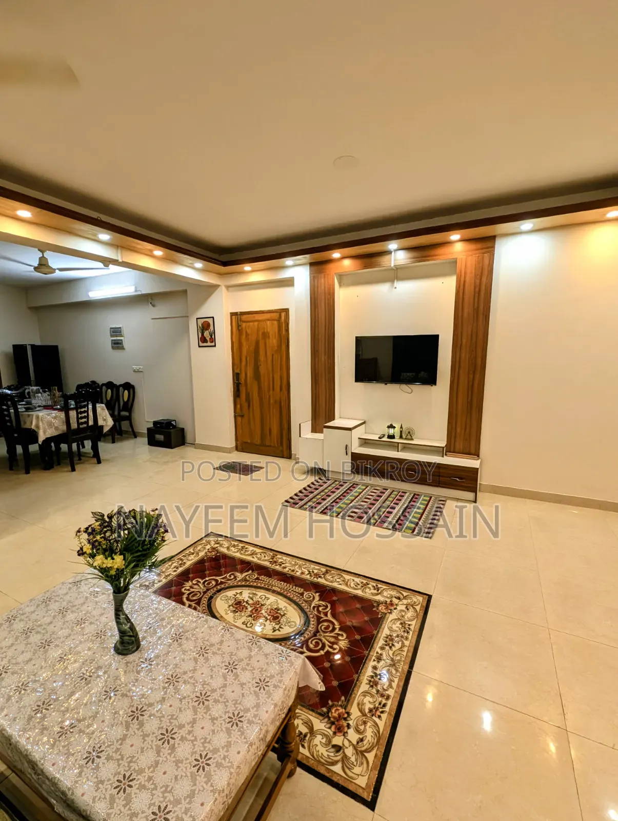 ধানমন্ডি (জিগাতলা)-তে ভাড়ার জন্য বিলাসবহুল ৪ বেডরুমের অ্যাপার্টমেন্ট!
একটি প্রাণবন্ত লোকেশনে একটি মার্জিত এবং আরামদায়ক বাসা খুঁজছেন? ধানমন্ডি (জিগাতলা)-র এই আধুনিক, সম্পূর্ণ ইন্টেরিয়র ডিজাইন করা ৪ বেডরুমের অ্যাপার্টমেন্টটি এখন ভাড়ার জন্য উপলব্ধ!
প্রধান আকর্ষণ এবং সুবিধাসমূহ:
৪টি প্রশস্ত বেডরুম: সমসাময়িক ইন্টেরিয়র ডেকোরেশন, দুর্দান্ত ভেন্টিলেশন এবং সংযুক্ত আধুনিক বাথরুম সহ দক্ষতার সাথে ডিজাইন করা।
বিশাল লিভিং এবং ডাইনিং: ওপেন-কনসেপ্ট, স্টাইলিশভাবে সজ্জিত স্থান যা পারিবারিক জীবনযাপন এবং অতিথিদের আপ্যায়নের জন্য উপযুক্ত।
আধুনিক রান্নাঘর: মসৃণ ক্যাবিনেট, প্রিমিয়াম ফিটিংস এবং সমস্ত আধুনিক যন্ত্রপাতির জায়গাসহ সজ্জিত।
প্রাইভেট বারান্দা: তাজা বাতাস এবং রিফ্রেশিং খোলা দৃশ্য উপভোগ করুন।
শীর্ষ নিরাপত্তা: ২৪ ঘণ্টার সিকিউরিটি গার্ড, সেরা স্কুল, বিশ্ববিদ্যালয়, হাসপাতাল এবং শপিং সেন্টার!