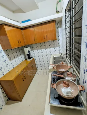 ধানমন্ডি (জিগাতলা)-তে ভাড়ার জন্য বিলাসবহুল ৪ বেডরুমের অ্যাপার্টমেন্ট!
একটি প্রাণবন্ত লোকেশনে একটি মার্জিত এবং আরামদায়ক বাসা খুঁজছেন? ধানমন্ডি (জিগাতলা)-র এই আধুনিক, সম্পূর্ণ ইন্টেরিয়র ডিজাইন করা ৪ বেডরুমের অ্যাপার্টমেন্টটি এখন ভাড়ার জন্য উপলব্ধ!
প্রধান আকর্ষণ এবং সুবিধাসমূহ:
৪টি প্রশস্ত বেডরুম: সমসাময়িক ইন্টেরিয়র ডেকোরেশন, দুর্দান্ত ভেন্টিলেশন এবং সংযুক্ত আধুনিক বাথরুম সহ দক্ষতার সাথে ডিজাইন করা।
বিশাল লিভিং এবং ডাইনিং: ওপেন-কনসেপ্ট, স্টাইলিশভাবে সজ্জিত স্থান যা পারিবারিক জীবনযাপন এবং অতিথিদের আপ্যায়নের জন্য উপযুক্ত।
আধুনিক রান্নাঘর: মসৃণ ক্যাবিনেট, প্রিমিয়াম ফিটিংস এবং সমস্ত আধুনিক যন্ত্রপাতির জায়গাসহ সজ্জিত।
প্রাইভেট বারান্দা: তাজা বাতাস এবং রিফ্রেশিং খোলা দৃশ্য উপভোগ করুন।
শীর্ষ নিরাপত্তা: ২৪ ঘণ্টার সিকিউরিটি গার্ড, সেরা স্কুল, বিশ্ববিদ্যালয়, হাসপাতাল এবং শপিং সেন্টার!