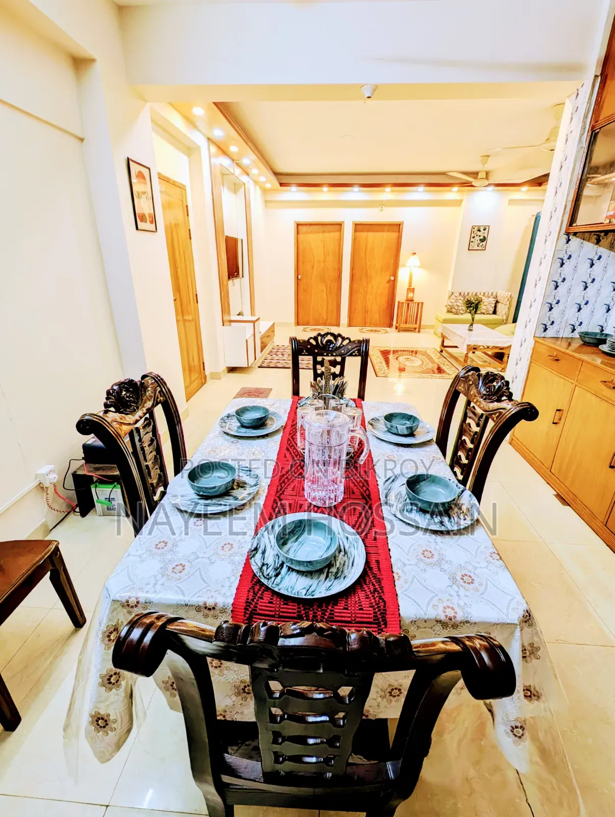 ধানমন্ডি (জিগাতলা)-তে ভাড়ার জন্য বিলাসবহুল ৪ বেডরুমের অ্যাপার্টমেন্ট!
একটি প্রাণবন্ত লোকেশনে একটি মার্জিত এবং আরামদায়ক বাসা খুঁজছেন? ধানমন্ডি (জিগাতলা)-র এই আধুনিক, সম্পূর্ণ ইন্টেরিয়র ডিজাইন করা ৪ বেডরুমের অ্যাপার্টমেন্টটি এখন ভাড়ার জন্য উপলব্ধ!
প্রধান আকর্ষণ এবং সুবিধাসমূহ:
৪টি প্রশস্ত বেডরুম: সমসাময়িক ইন্টেরিয়র ডেকোরেশন, দুর্দান্ত ভেন্টিলেশন এবং সংযুক্ত আধুনিক বাথরুম সহ দক্ষতার সাথে ডিজাইন করা।
বিশাল লিভিং এবং ডাইনিং: ওপেন-কনসেপ্ট, স্টাইলিশভাবে সজ্জিত স্থান যা পারিবারিক জীবনযাপন এবং অতিথিদের আপ্যায়নের জন্য উপযুক্ত।
আধুনিক রান্নাঘর: মসৃণ ক্যাবিনেট, প্রিমিয়াম ফিটিংস এবং সমস্ত আধুনিক যন্ত্রপাতির জায়গাসহ সজ্জিত।
প্রাইভেট বারান্দা: তাজা বাতাস এবং রিফ্রেশিং খোলা দৃশ্য উপভোগ করুন।
শীর্ষ নিরাপত্তা: ২৪ ঘণ্টার সিকিউরিটি গার্ড, সেরা স্কুল, বিশ্ববিদ্যালয়, হাসপাতাল এবং শপিং সেন্টার!
