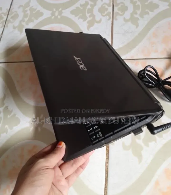 Laptop Acer 2GB Intel HDD 320GB