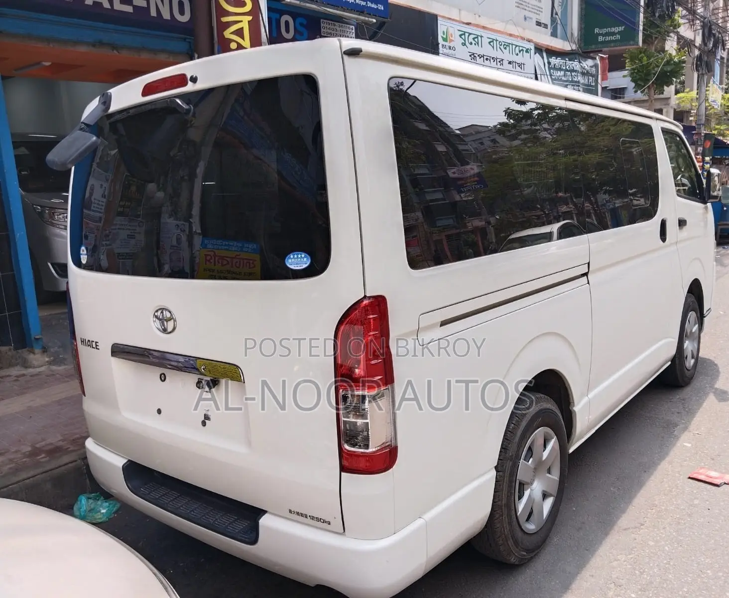Toyota HiAce 2021 White