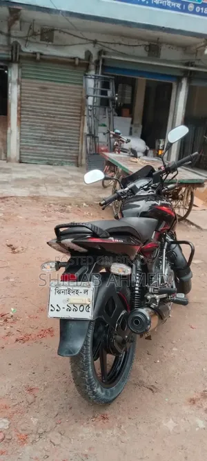 বাজাজ পালসার ১৫০ ২০২১ ব্ল্যাক