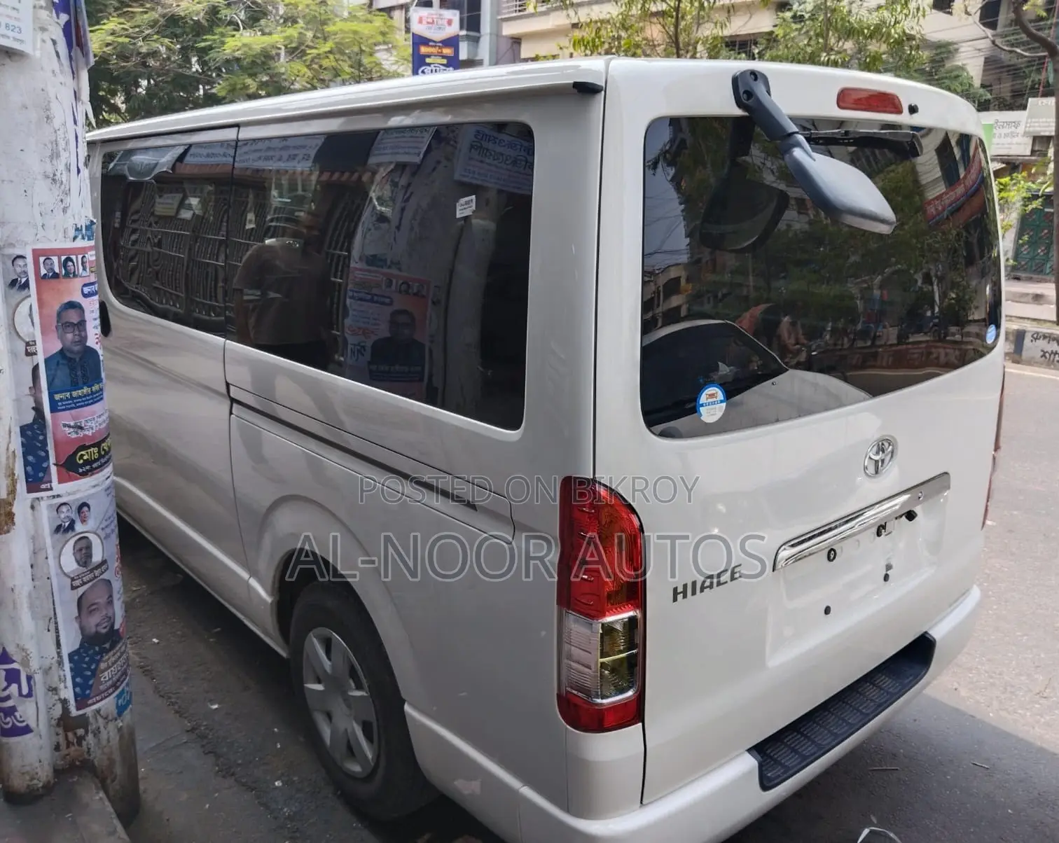 Toyota HiAce 2021 White