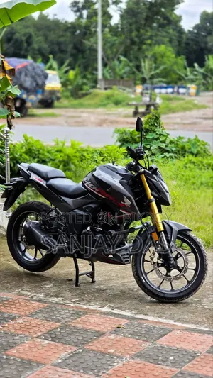Honda Hornet 2.0 2024 Black