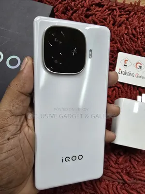 iQOO Z9 ২৫৬ জিবি সাদা
